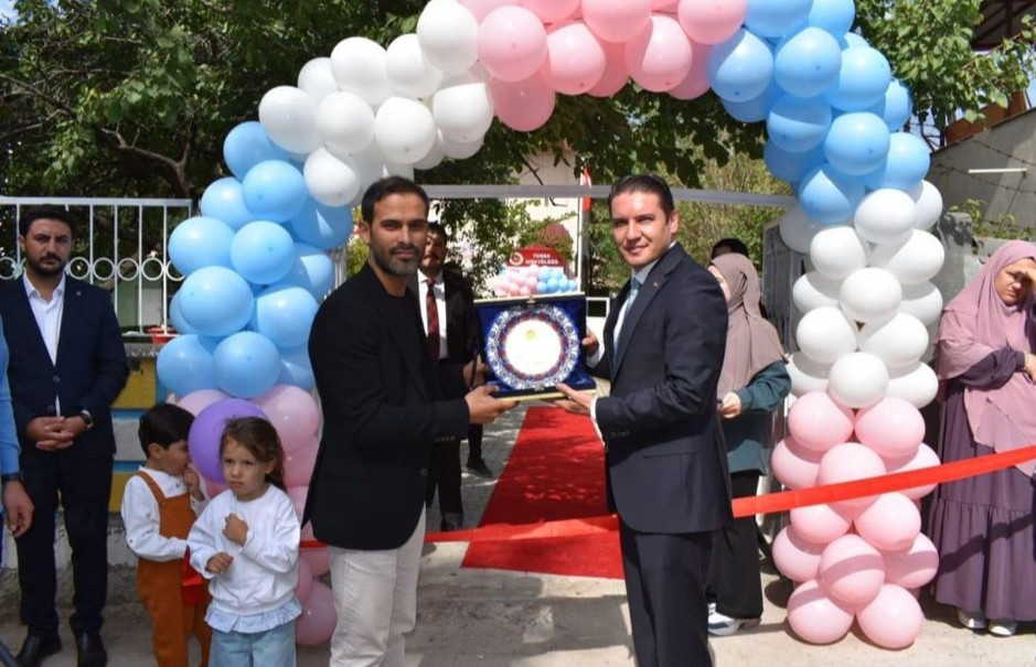 Kaymakam Göktaş'tan İş İnsanı Uğurlu'ya Plaket 